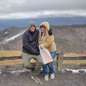 Meet your Posher, Suzanne